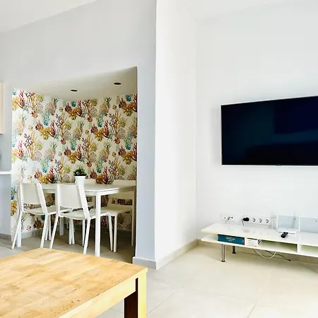 Lägenhet Pambnb - Modern Beachfront Hideaway