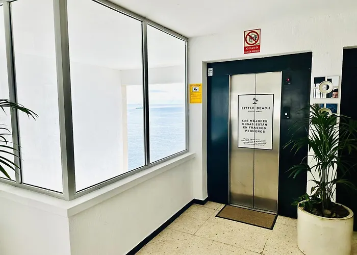 Διαμέρισμα Pambnb - Modern Beachfront Hideaway *