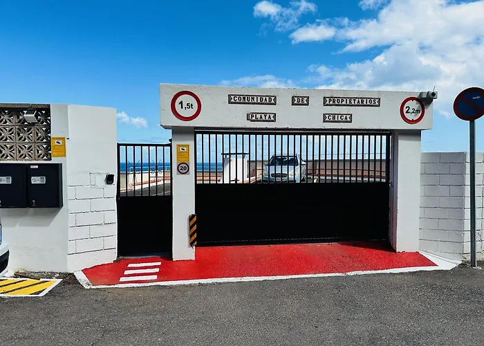 Pambnb - Modern Beachfront Hideaway *