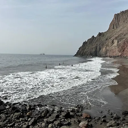 Apartment Pambnb - Modern Beachfront Hideaway