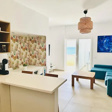 Appartement Pambnb - Modern Beachfront Hideaway *