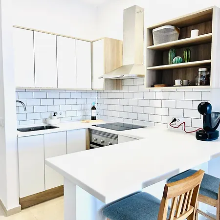 Apartment Pambnb - Modern Beachfront Hideaway