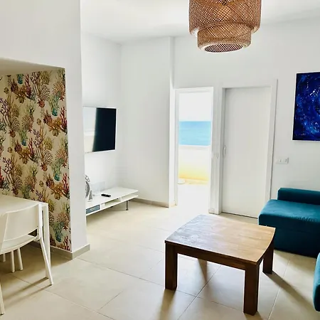 Pambnb - Modern Beachfront Hideaway