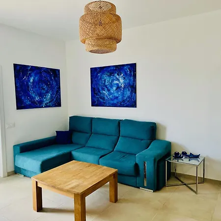 Διαμέρισμα Pambnb - Modern Beachfront Hideaway *