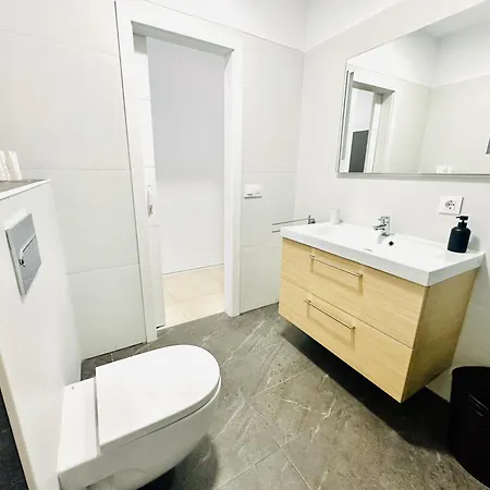 Apartament Pambnb - Modern Beachfront Hideaway