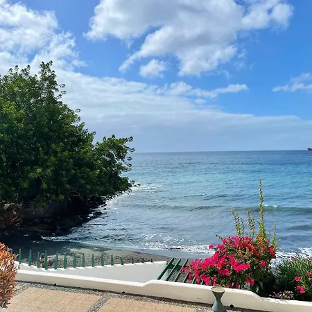 Pambnb - Modern Beachfront Hideaway