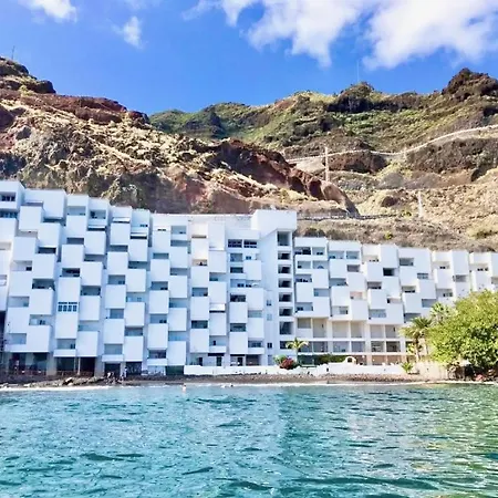 Pambnb - Modern Beachfront Hideaway Apartament