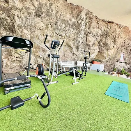 Daire Pambnb - Modern Beachfront Hideaway