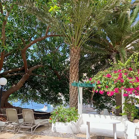 Pambnb - Modern Beachfront Hideaway *