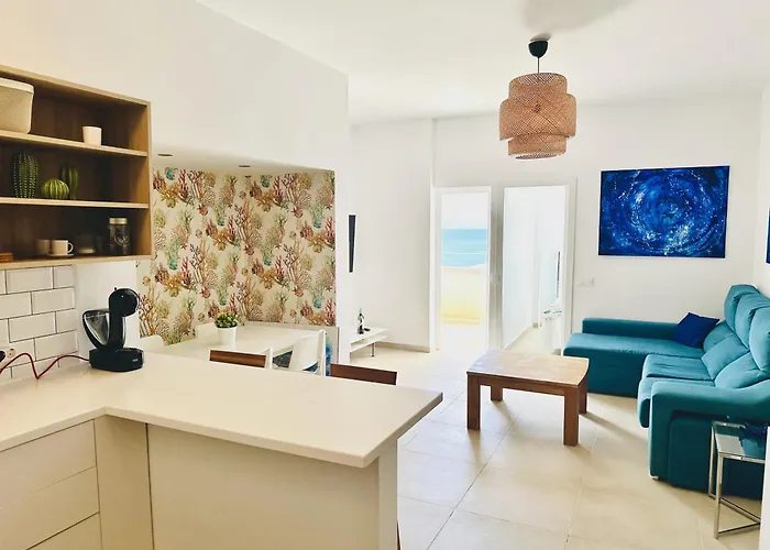 Apartamento Pambnb - Modern Beachfront Hideaway *