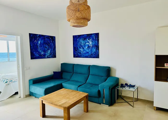 公寓 Pambnb - Modern Beachfront Hideaway *